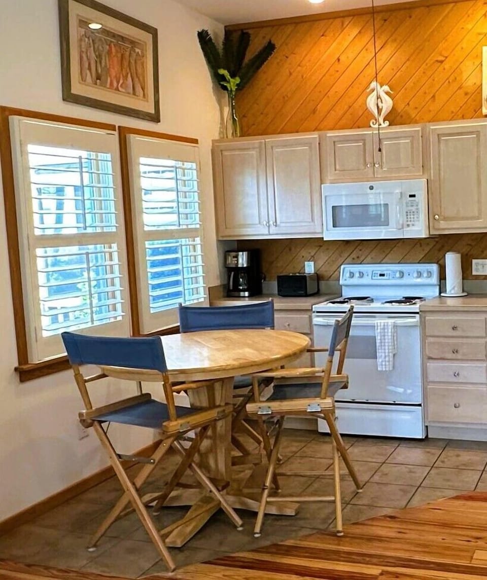 CV3A-South-Point-Dining-Kitchen-Area-V2