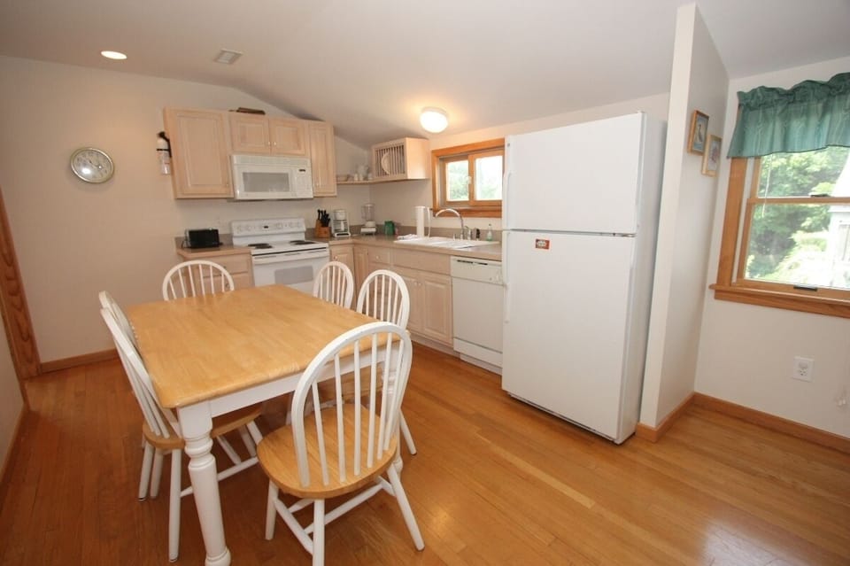 6A-kitchen-angle2
