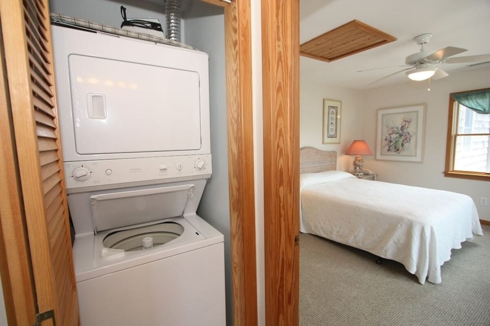 6A-laundryinbrAbath