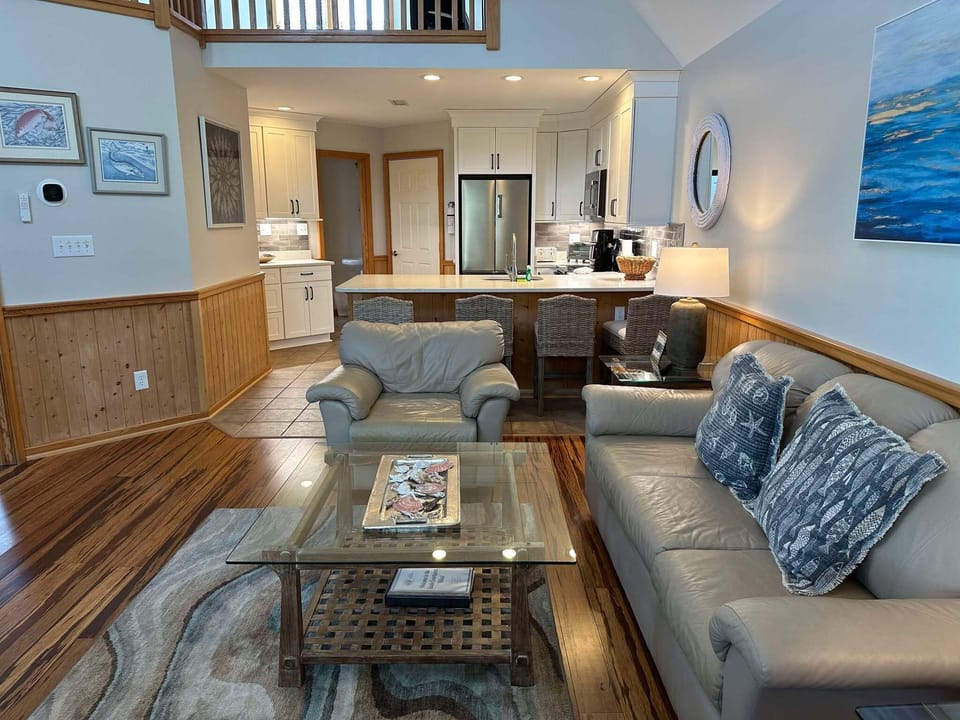 7A Kitchen & Living Room
