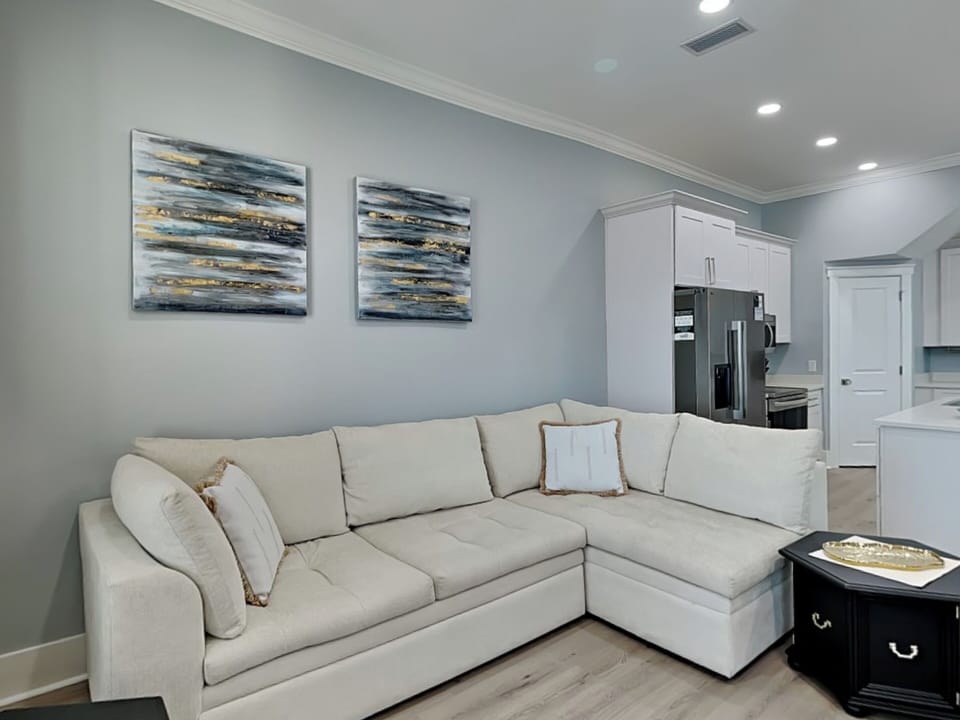 Living Area, First Floor