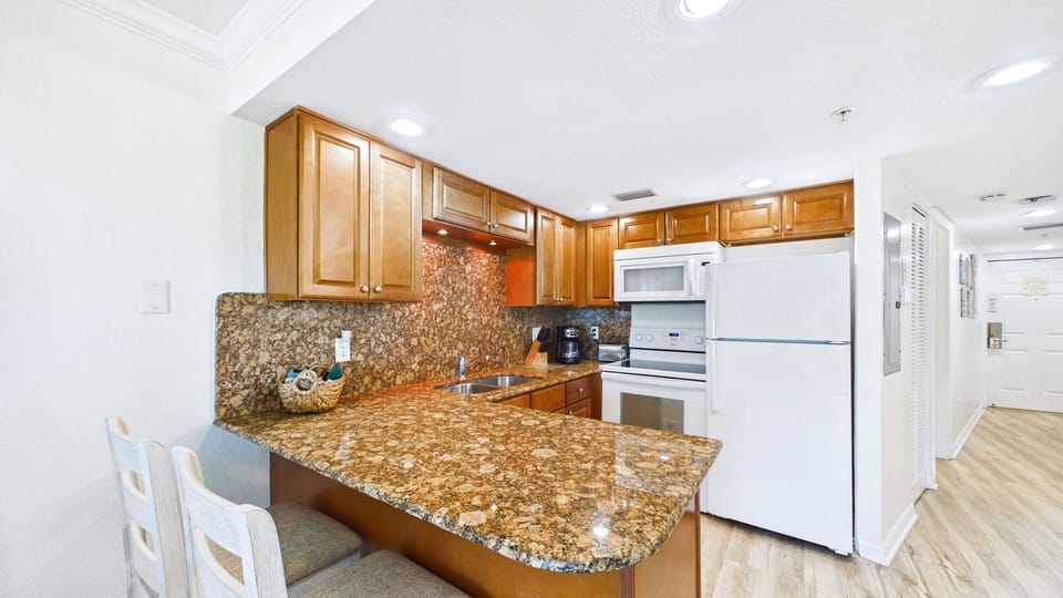SouthBeach405Kitchen(2)