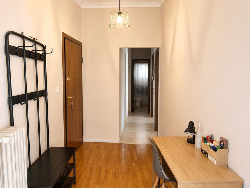 Hallway area leading to the bedrooms