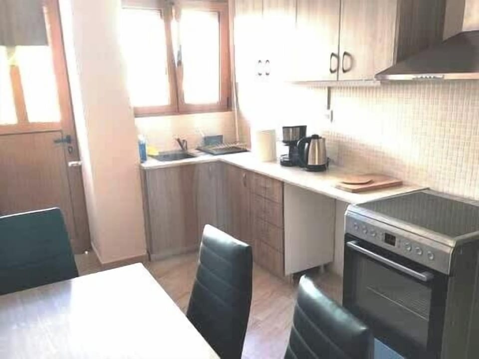 Fully-equipped kitchen