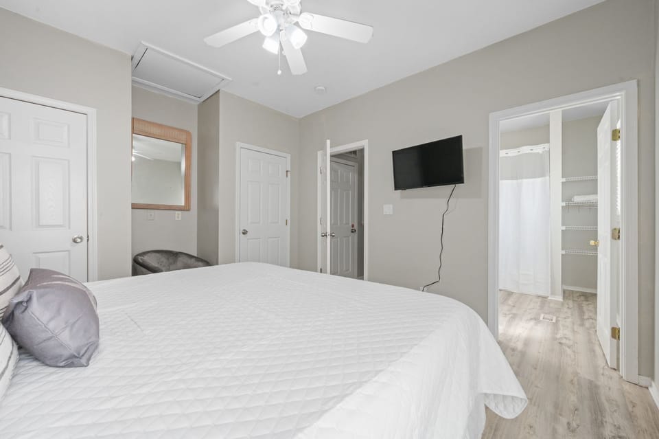King bedroom suite
