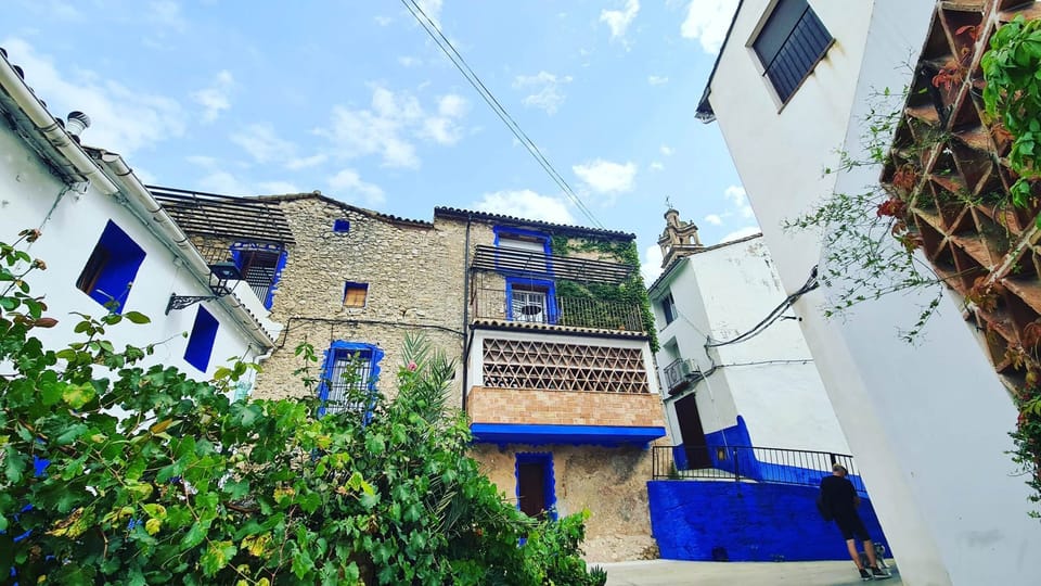 Derriere le batiment