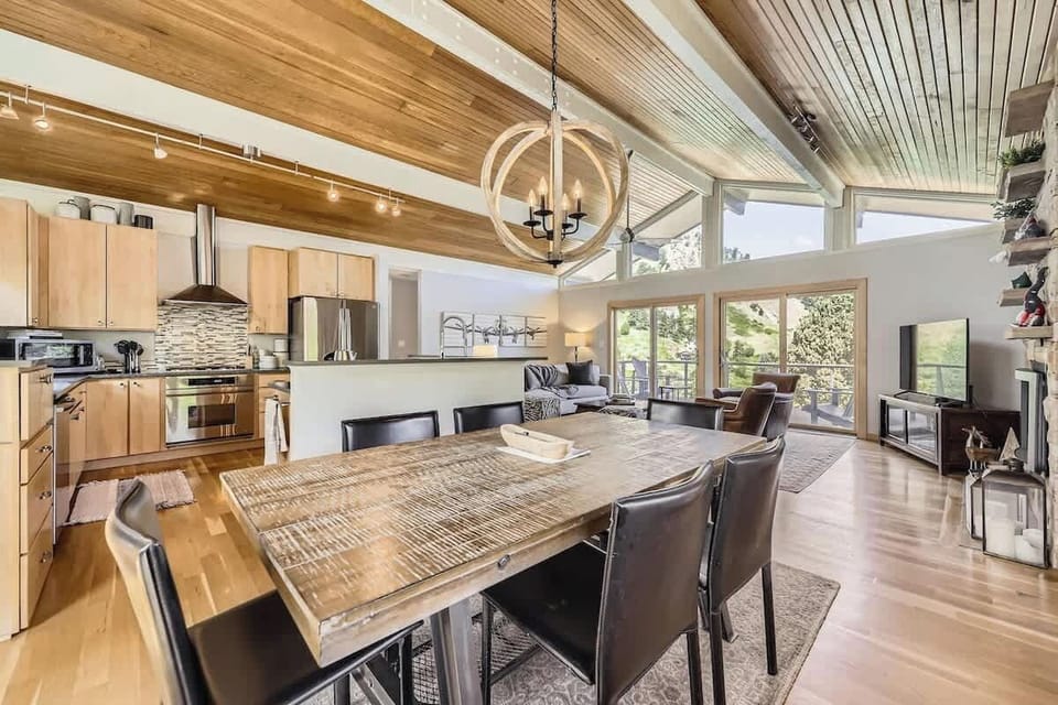 Bright Open Dining Space 