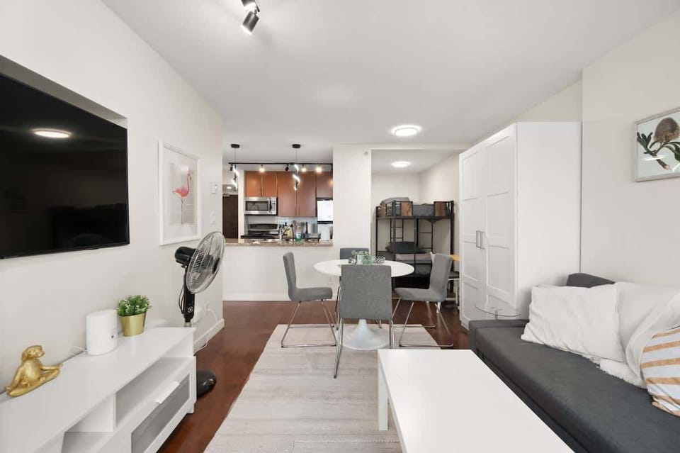 2001 58 Keefer St Vancouver 04