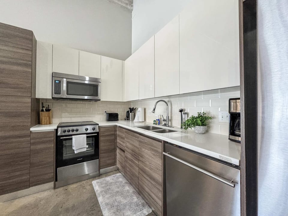 Full Kitchen