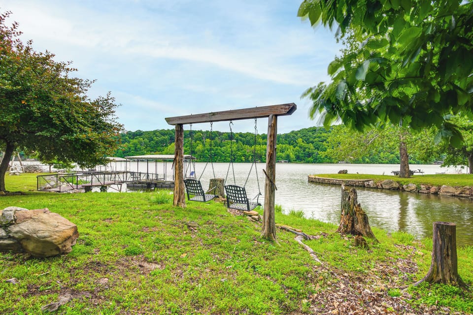 Lakefront Yard | Swings