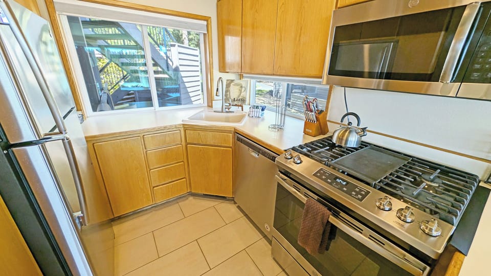 gas stove/oven