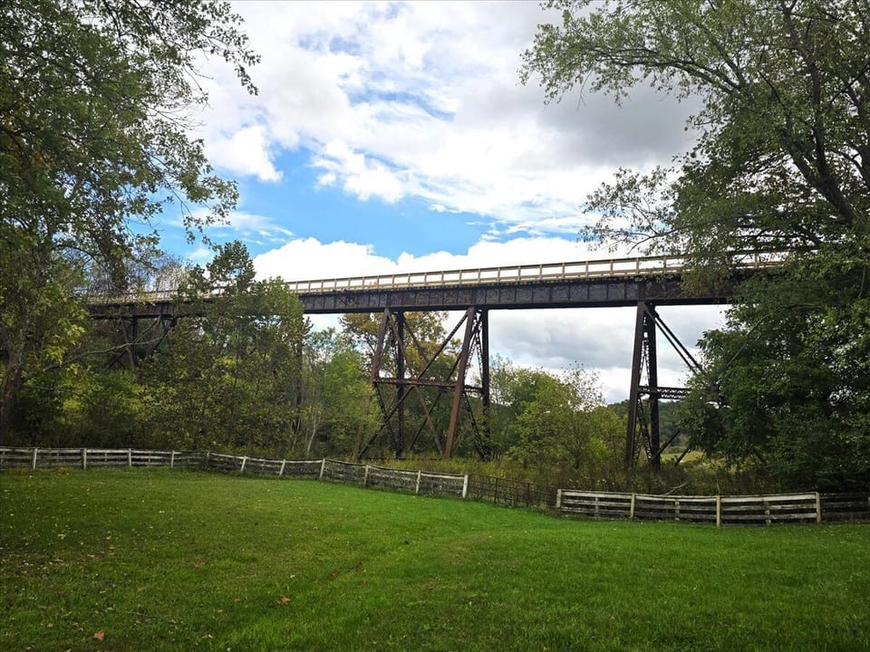 Elevated section of the New River trail