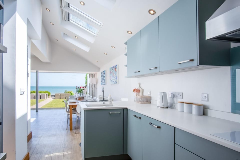 Sunrise - Luxurious Holiday Home - Saundersfoot (25835)