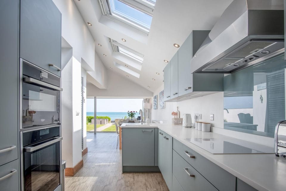 Sunrise - Luxurious Holiday Home - Saundersfoot (25836)