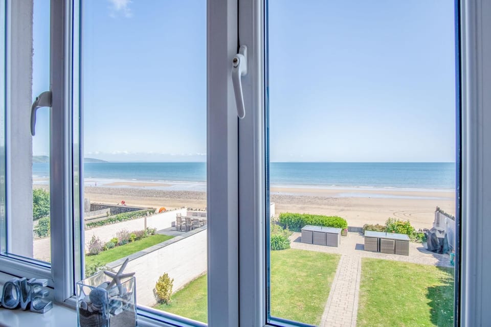 Sunrise - Luxurious Holiday Home - Saundersfoot (25782)