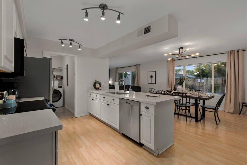 Open Kitchen