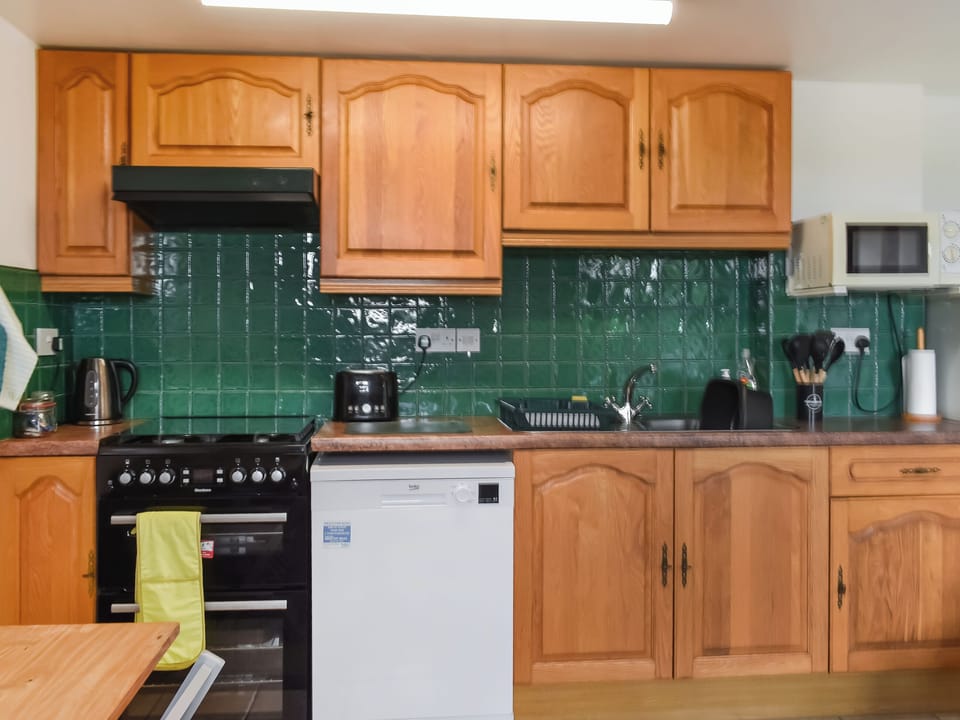 Open plan living space | The Old Workshop - Tor View Cottage Holidays, Trebell Green, near Bodmin