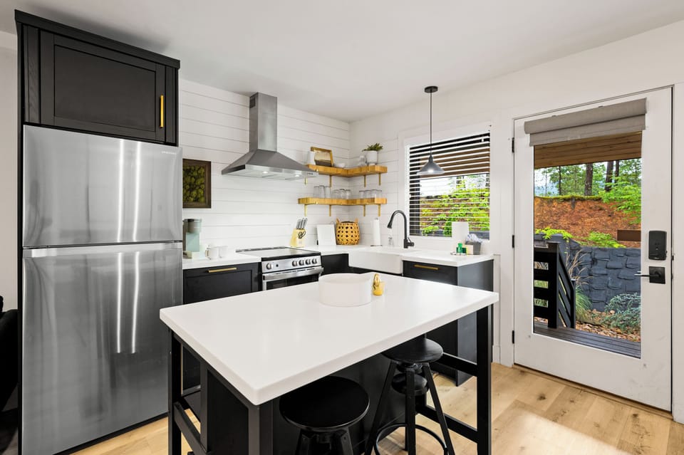 Suite E Kitchen.