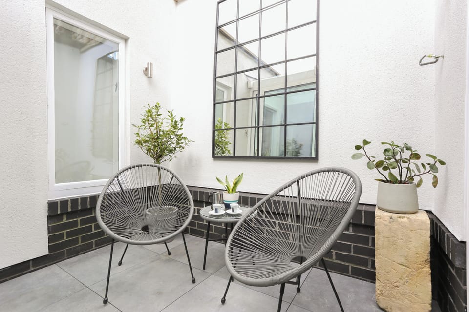 Nidd Pocket - Knaresborough - Private Courtyard under the trees