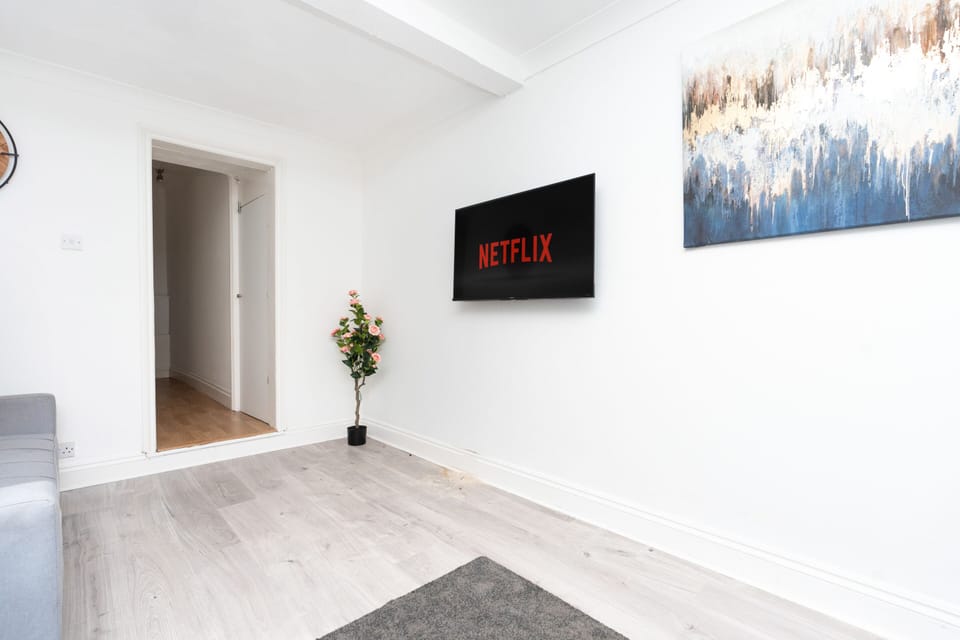 Living Room / Lounge