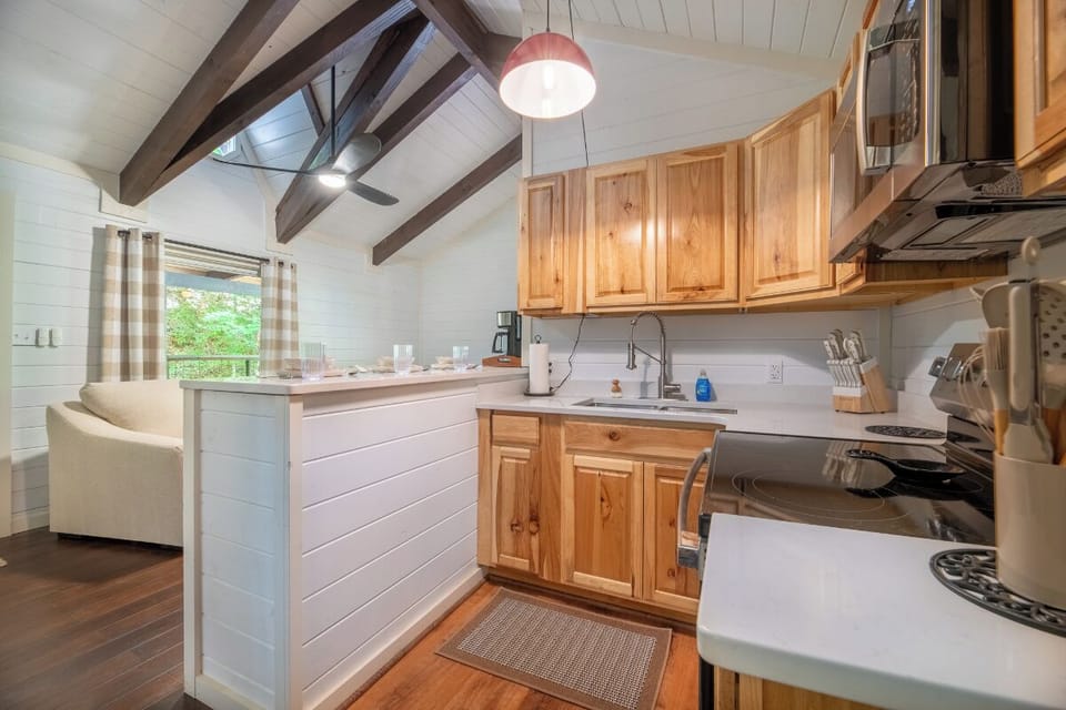Bear Cub Cabin's fully-equipped kitchen