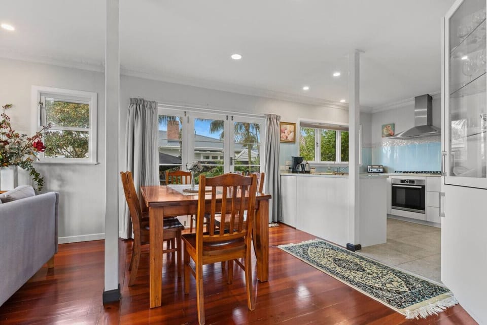 The dining table is a great place to eat together, play games or do a jigsaw puzzle.