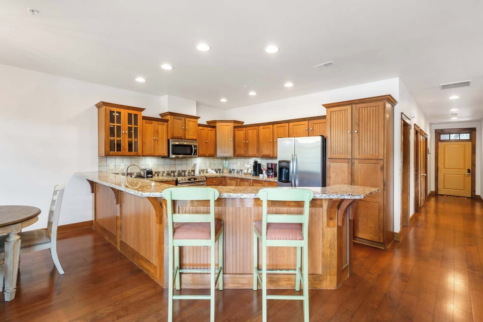 Additional counter seating 