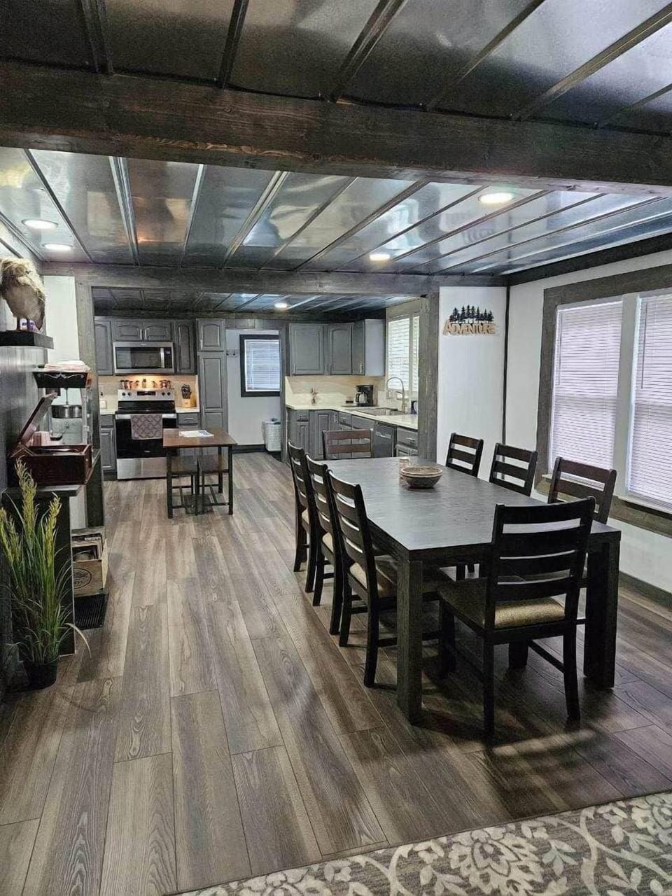 8 Person dining room table