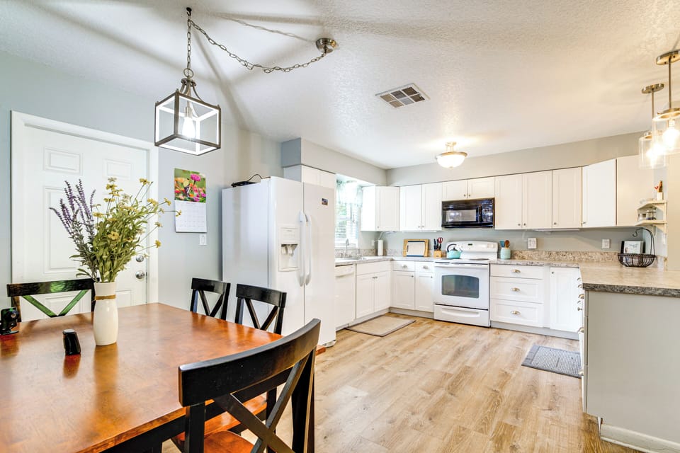 Kitchen | Keurig | Toaster | Dishwasher