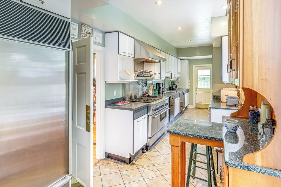 Kitchen | Toaster Oven | 1st Floor