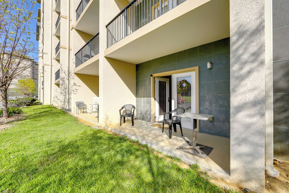 Private Patio | Single-Story Condo | Dining Area