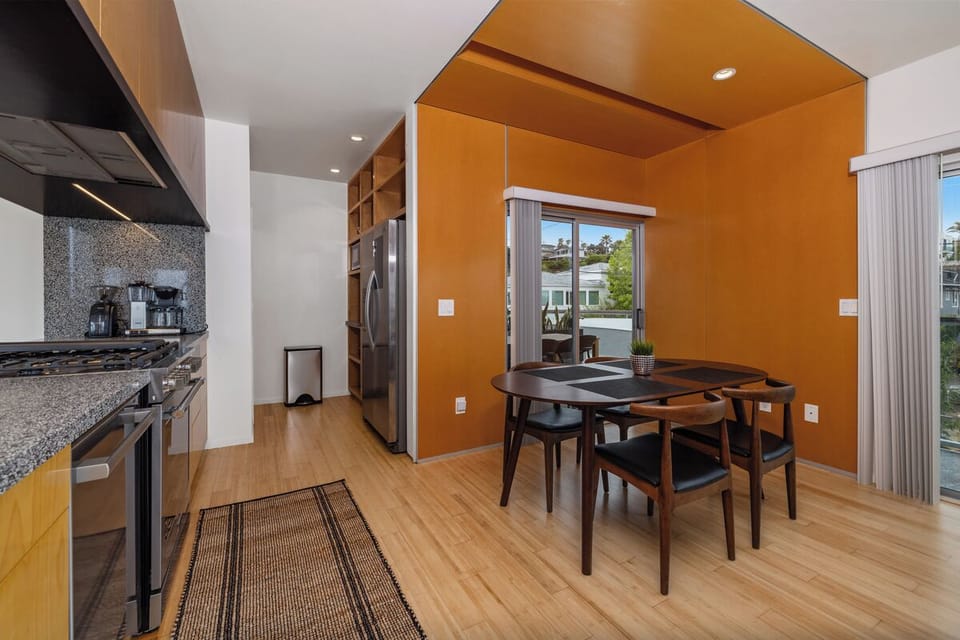 Open floor plan makes cooking, dining and living very convenient. 