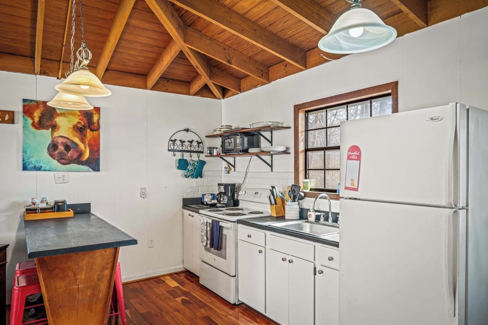 Kitchen with Island Seating