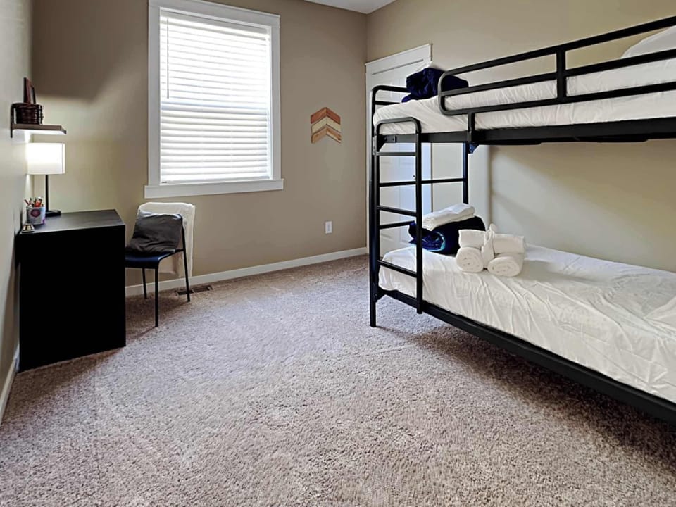 Bedroom 5 (Unit A)