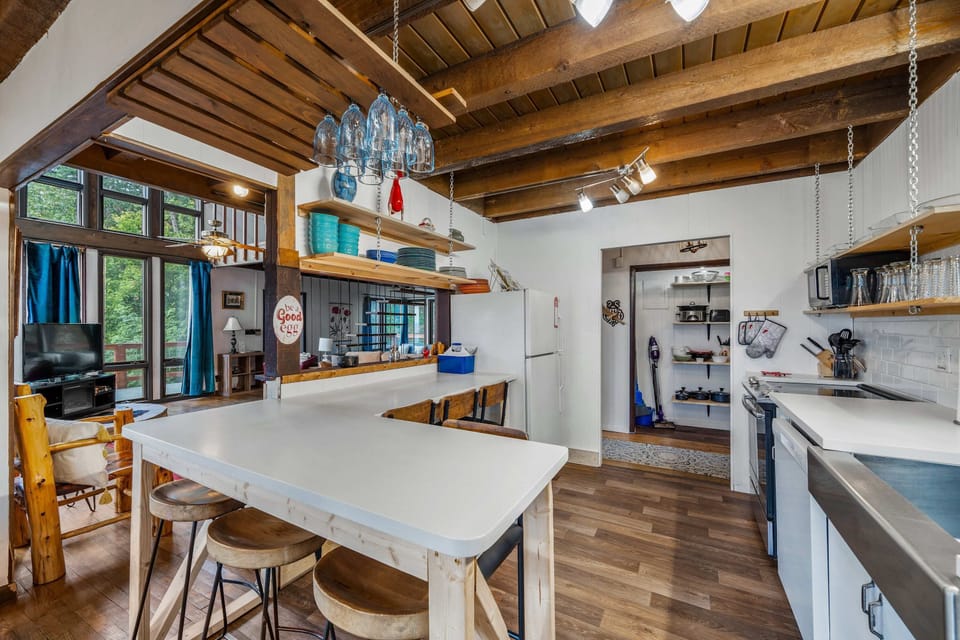Eat In Kitchen