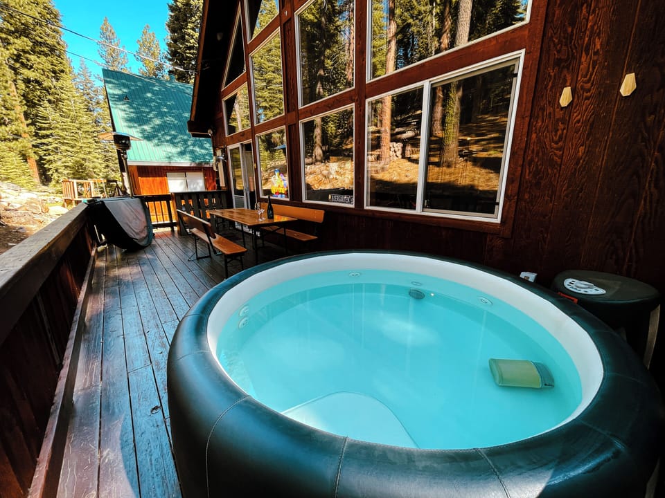 Hot Tub / Deck Dining & Biergarten Space