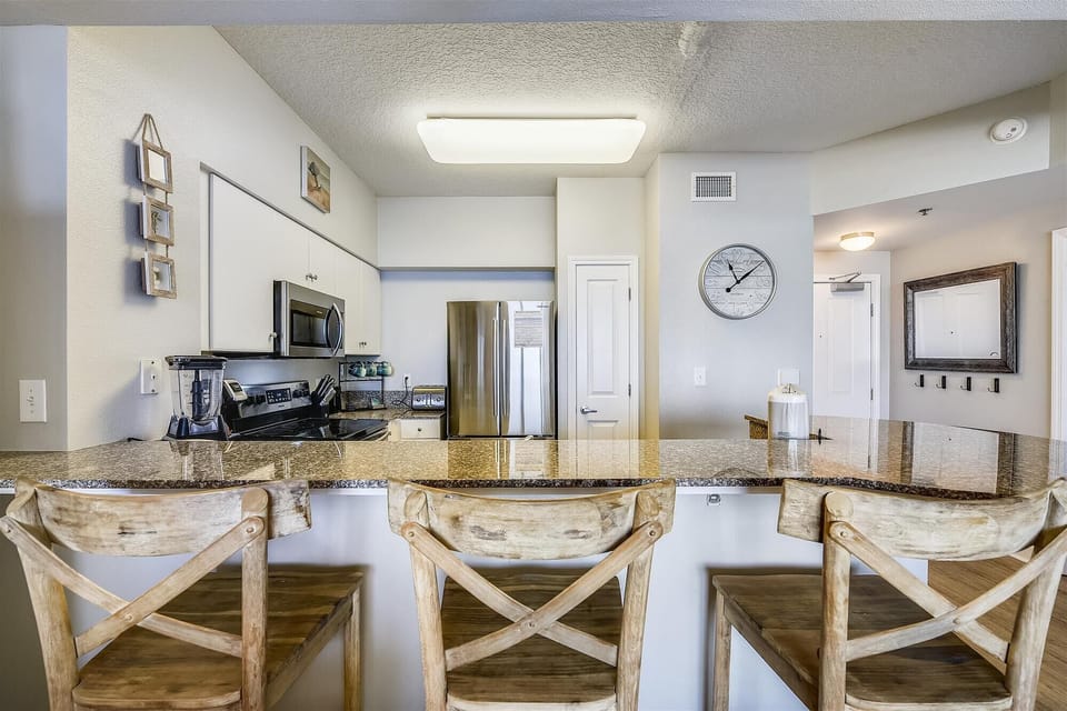Bar seating for 3