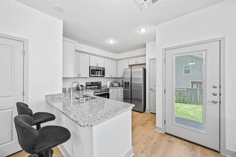 Enjoy home-cooked meals in comfort

