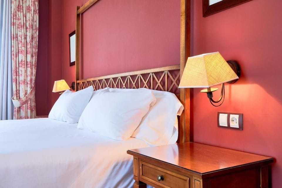 Unit with comfortable bed