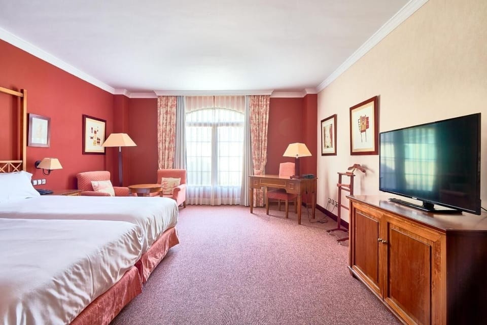 Unit with comfortable bed