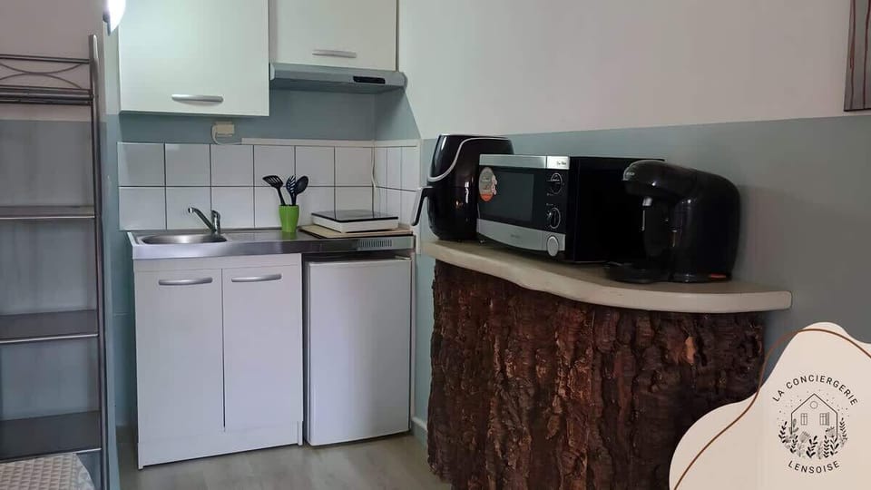 CUISINE EQUIPEE
TASSIMO
GRILLE PAIN BOUILLOIRE
STYLE AIR FRYER
PLAQUE INDUCTION