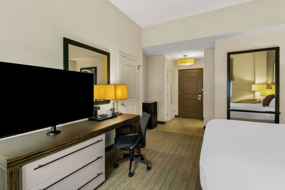 Arrive effortlessly with a welcoming entry and easy in-room flow.