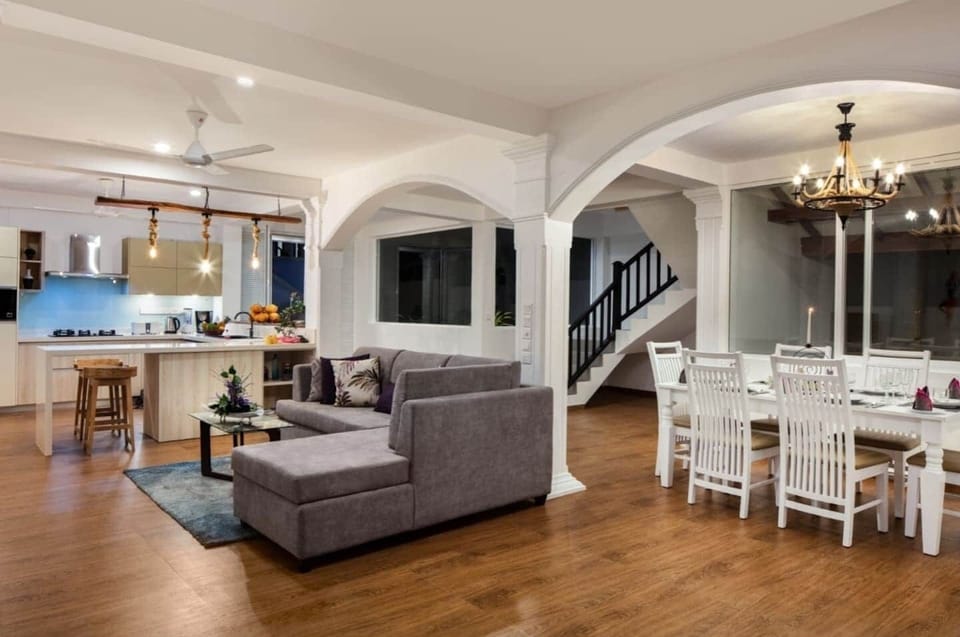 3 bedroom villa living, dining & kitchen