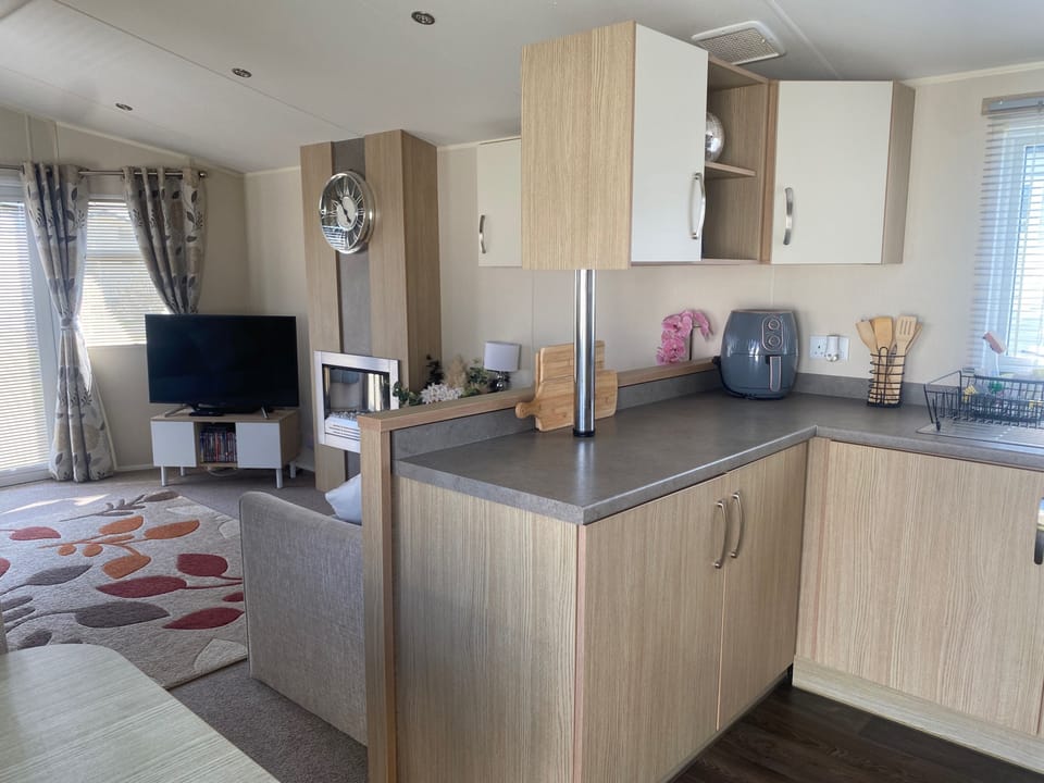 Lovely open plan kitchen/ dining room into the living room 