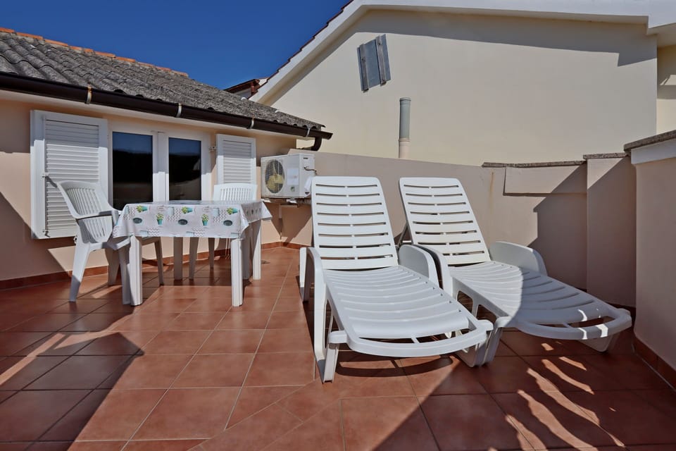 Terrace 2