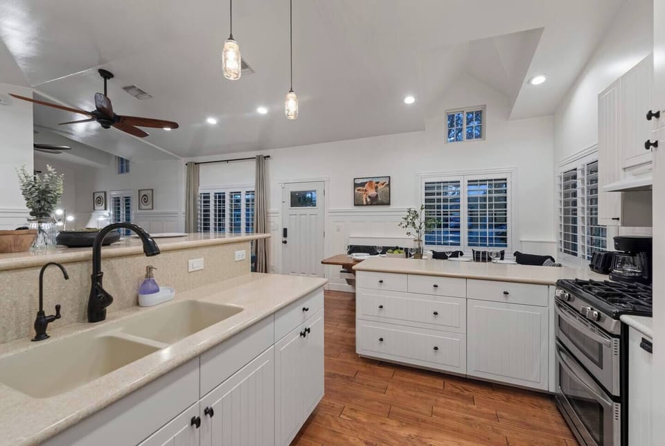 Large Open KItchen