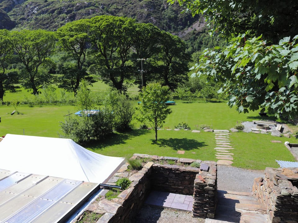 Garden | Plas Isaf, Betws Garmon, near Beddgelert