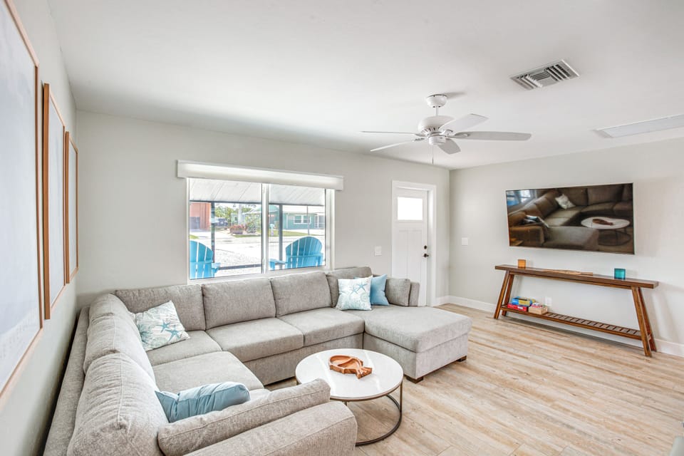 St James City Vacation Rental | 2BR | 1BA | Step-Free Access | 1,009 Sq Ft