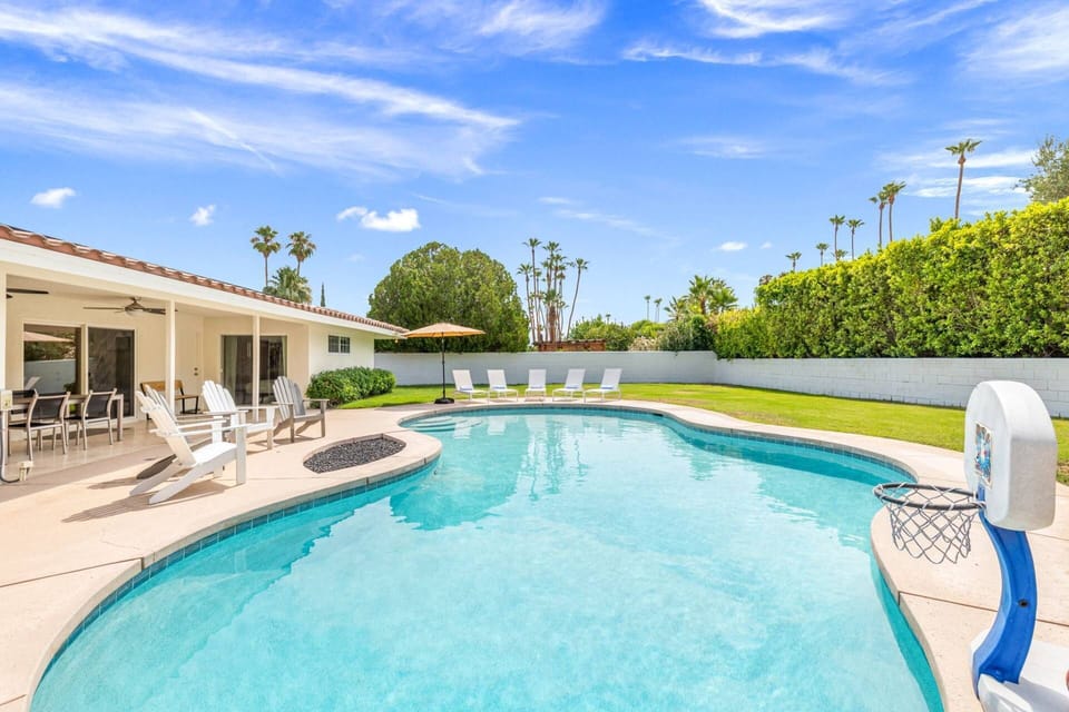 Relaxing backyard with a private pool — perfect for sunny days!