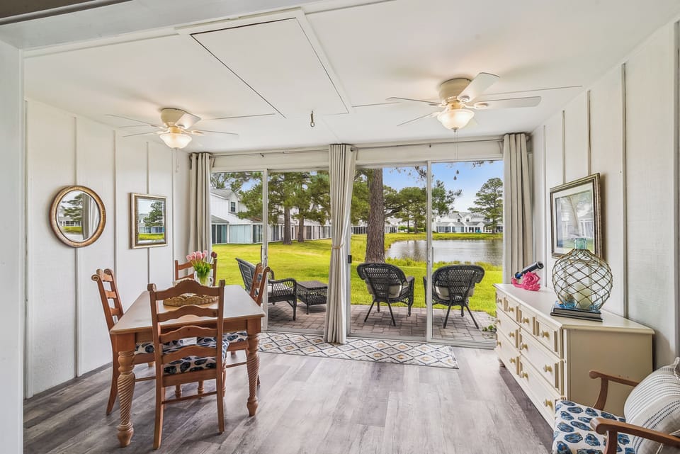 Main Level,Sunroom,